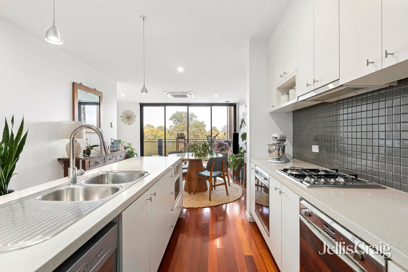 21/129-133 Ormond Esplanade, Elwood image 8