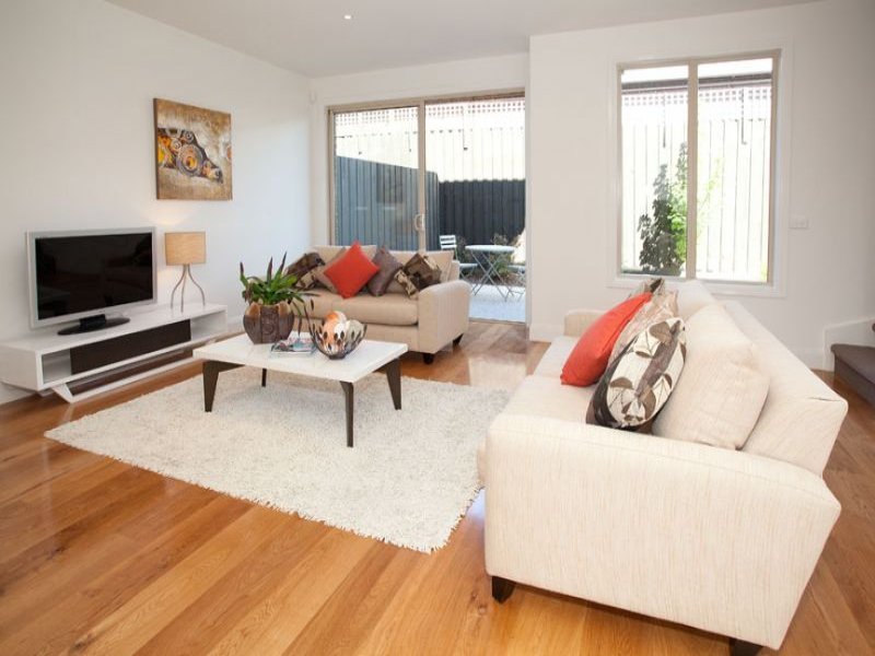 2/1129 Whitehorse Road, Box Hill image 3
