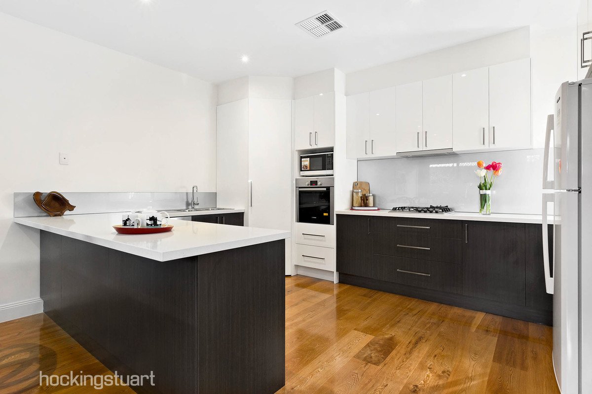 2/1129 Whitehorse Road, Box Hill image 3