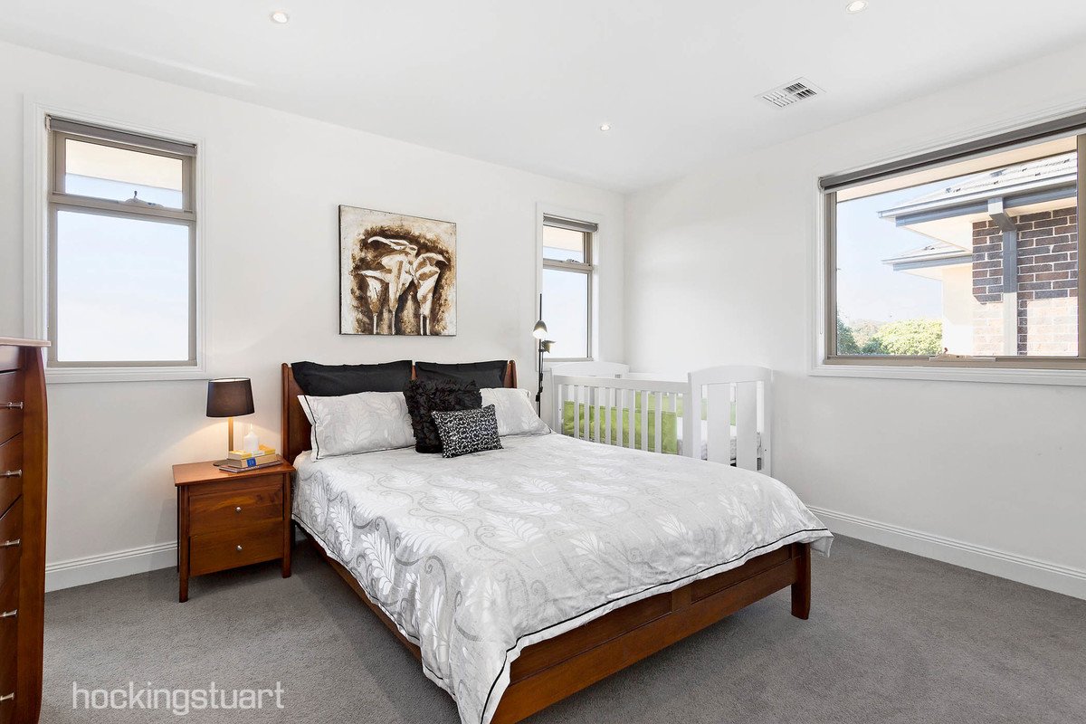 2/1129 Whitehorse Road, Box Hill image 5