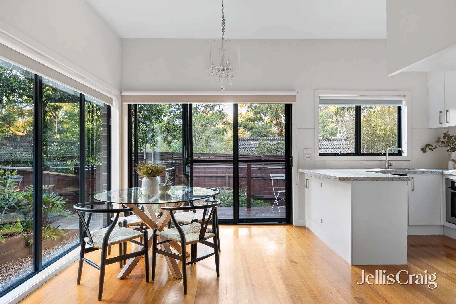 2/113 Rattray Road, Montmorency image 6