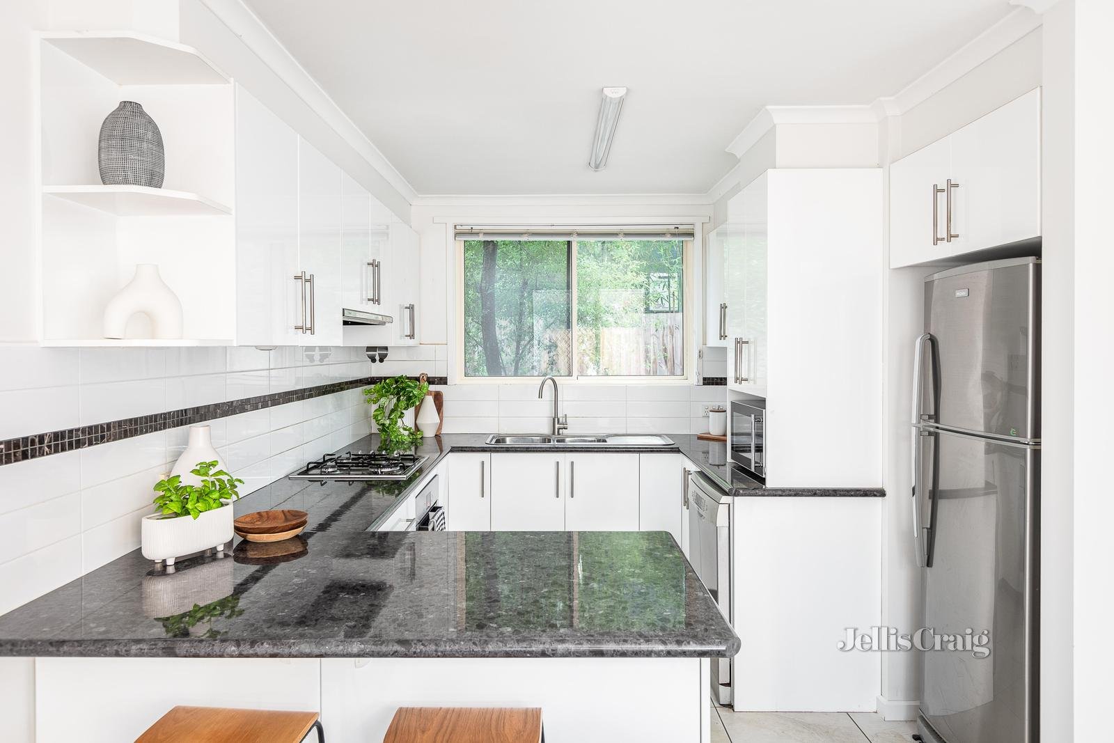 2/113 Wellington Street, Kew image 3