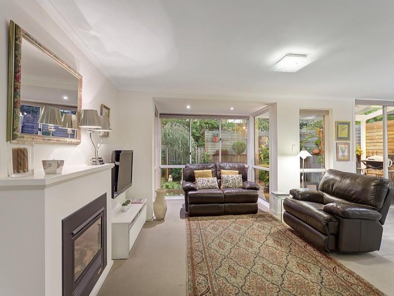 2/113 Wellington Street, Kew image 2