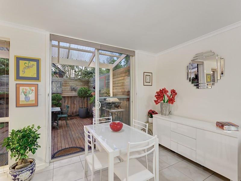2/113 Wellington Street, Kew image 4
