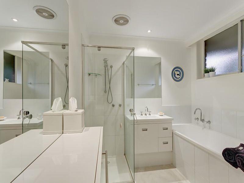 2/113 Wellington Street, Kew image 6