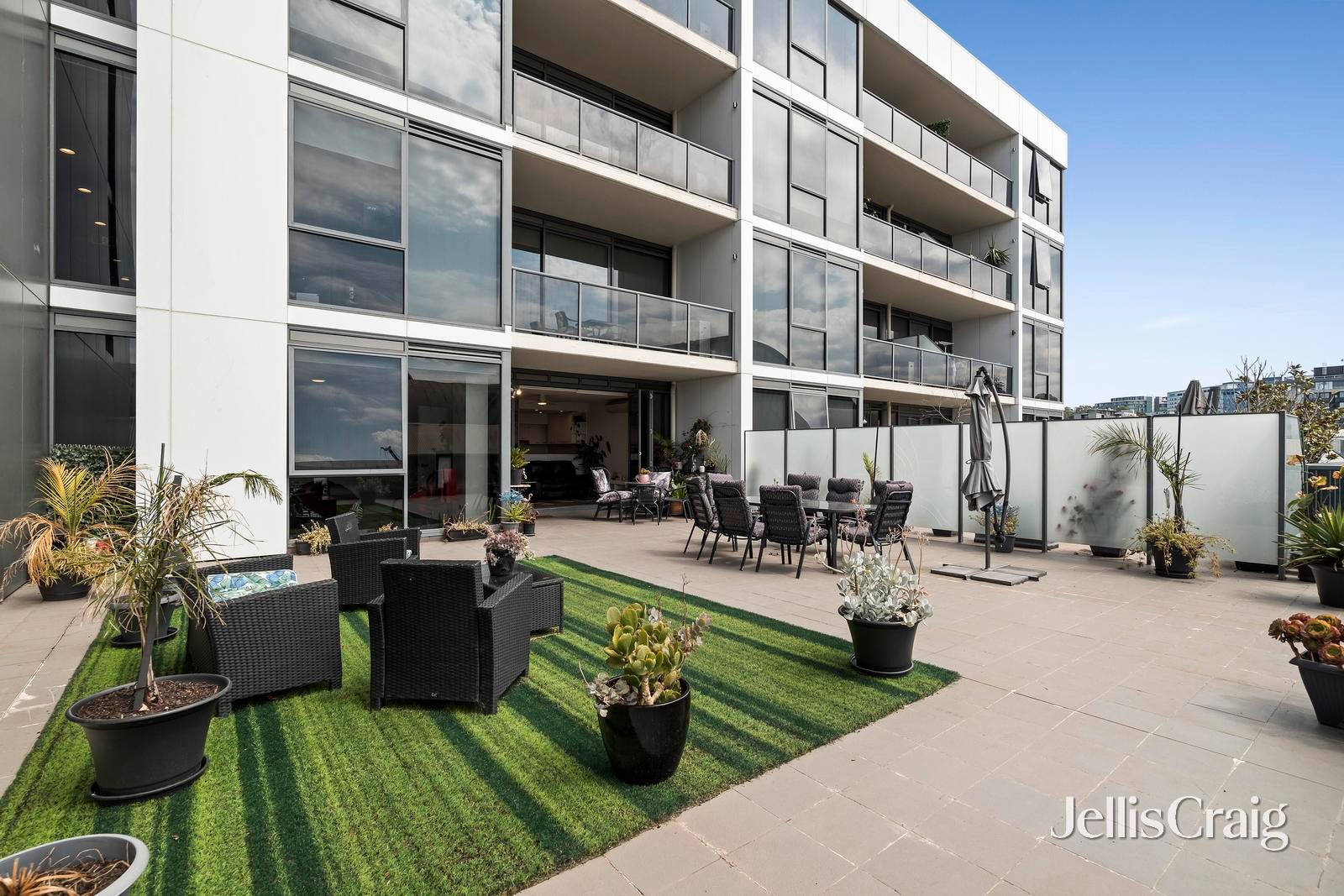 211/40 Burgundy Street, Heidelberg image 9