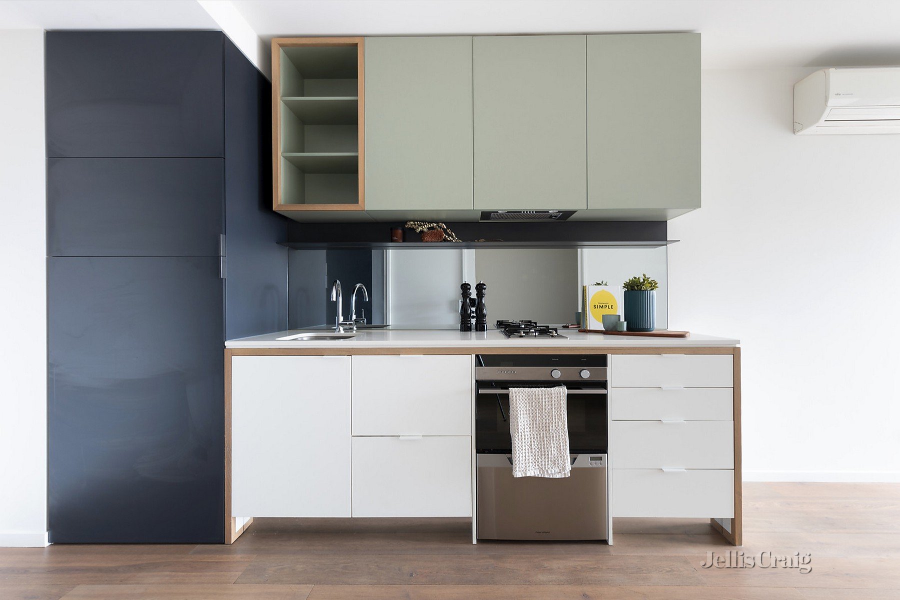 211/495 Rathdowne Street, Carlton image 1