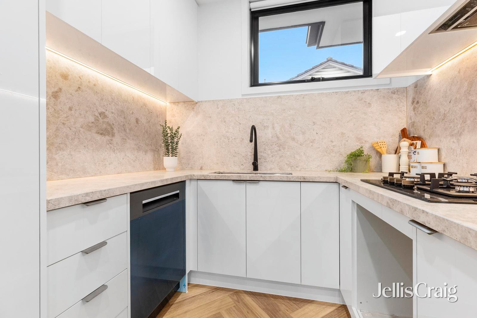 2/115 Coleman Parade, Glen&nbsp;Waverley image 6