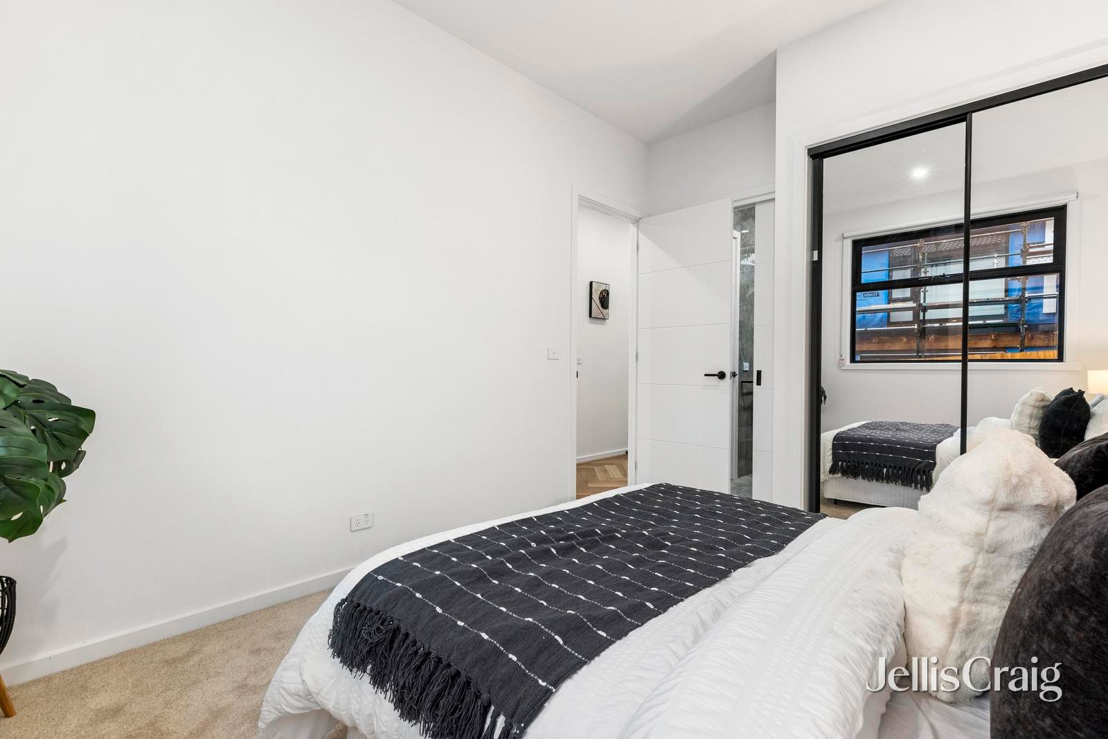 2/115 Coleman Parade, Glen&nbsp;Waverley image 8