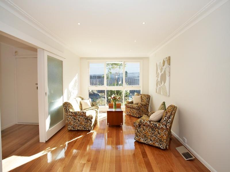 2/115 Croydon Road, Surrey Hills image 2