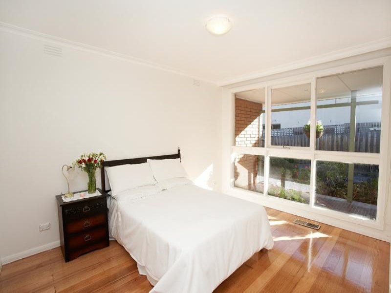2/115 Croydon Road, Surrey Hills image 4