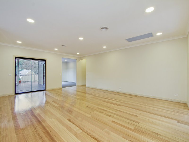 2/115 Mount View Parade, Croydon image 5