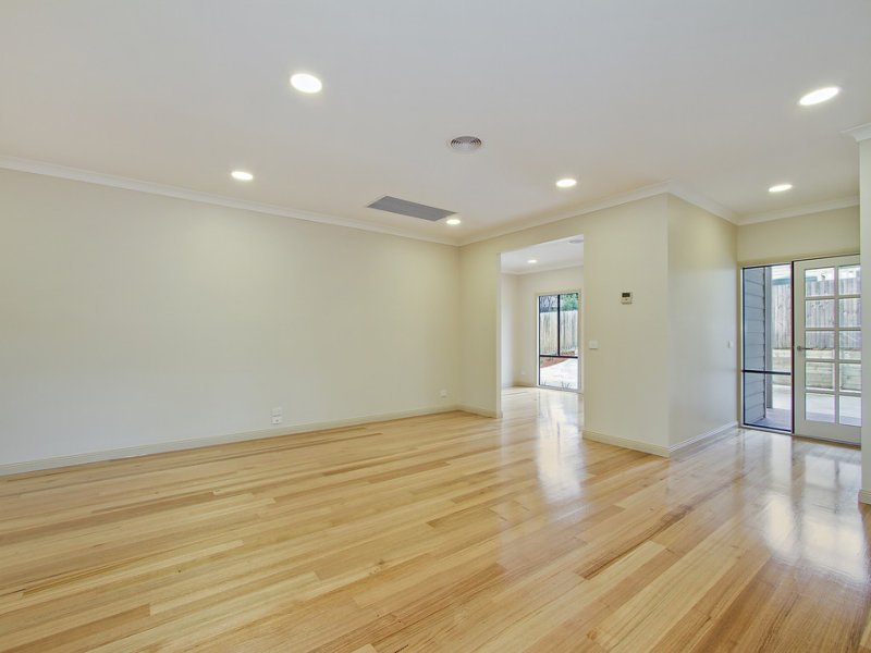 2/115 Mount View Parade, Croydon image 9