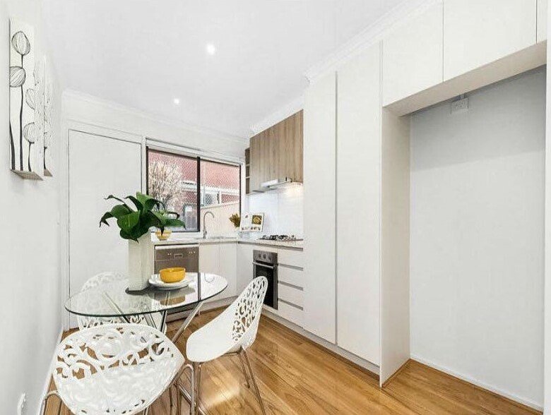 2/115 Warrigal Road, Oakleigh image 4