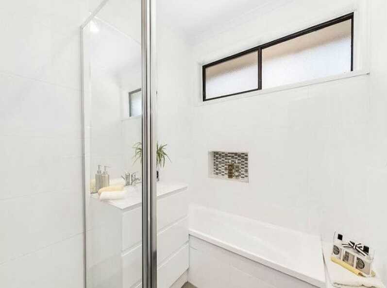 2/115 Warrigal Road, Oakleigh image 7