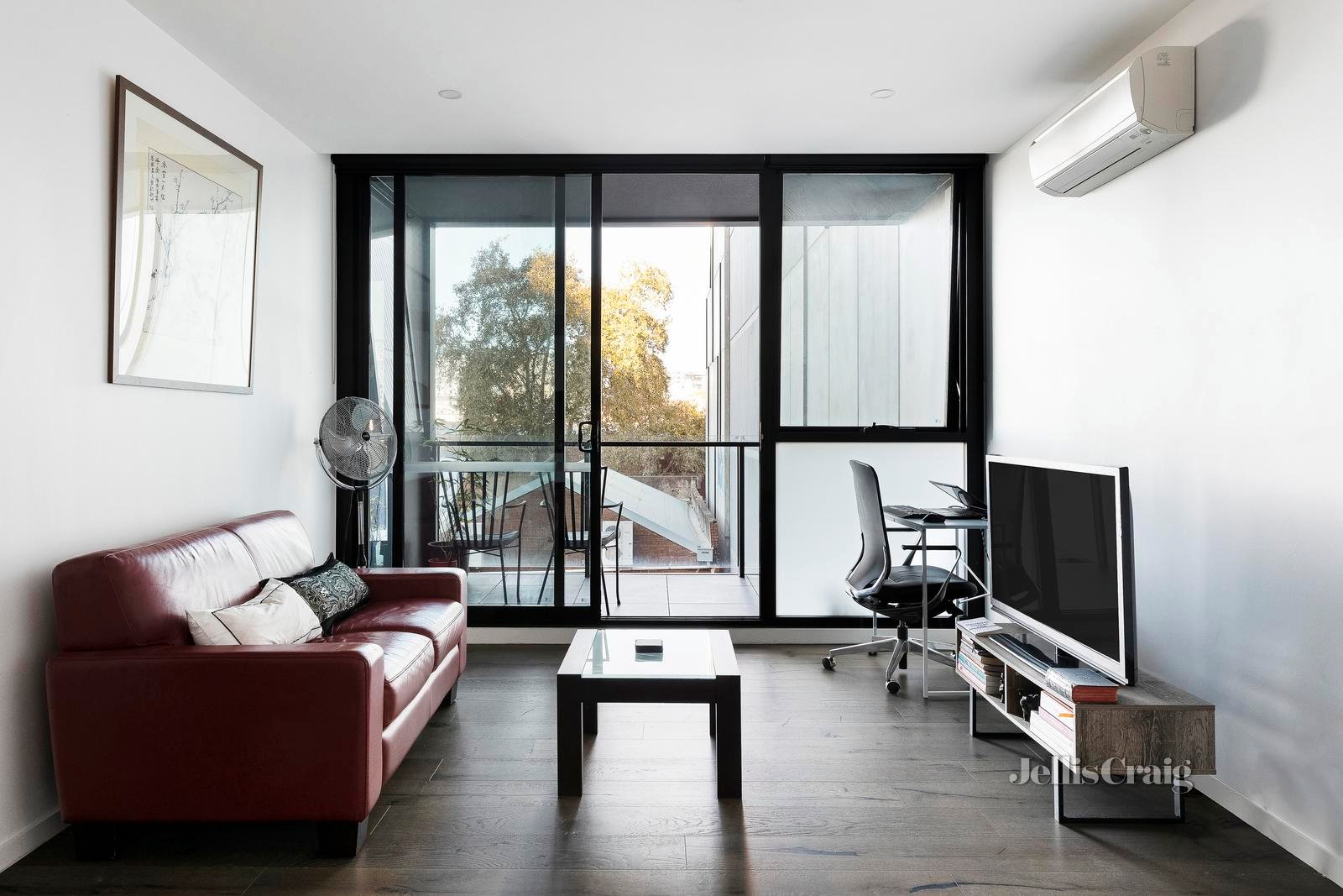 211/51 Napoleon Street, Collingwood image 1