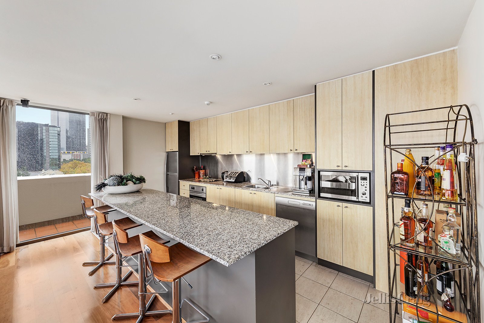 21/155 Wellington Parade South, East Melbourne image 3