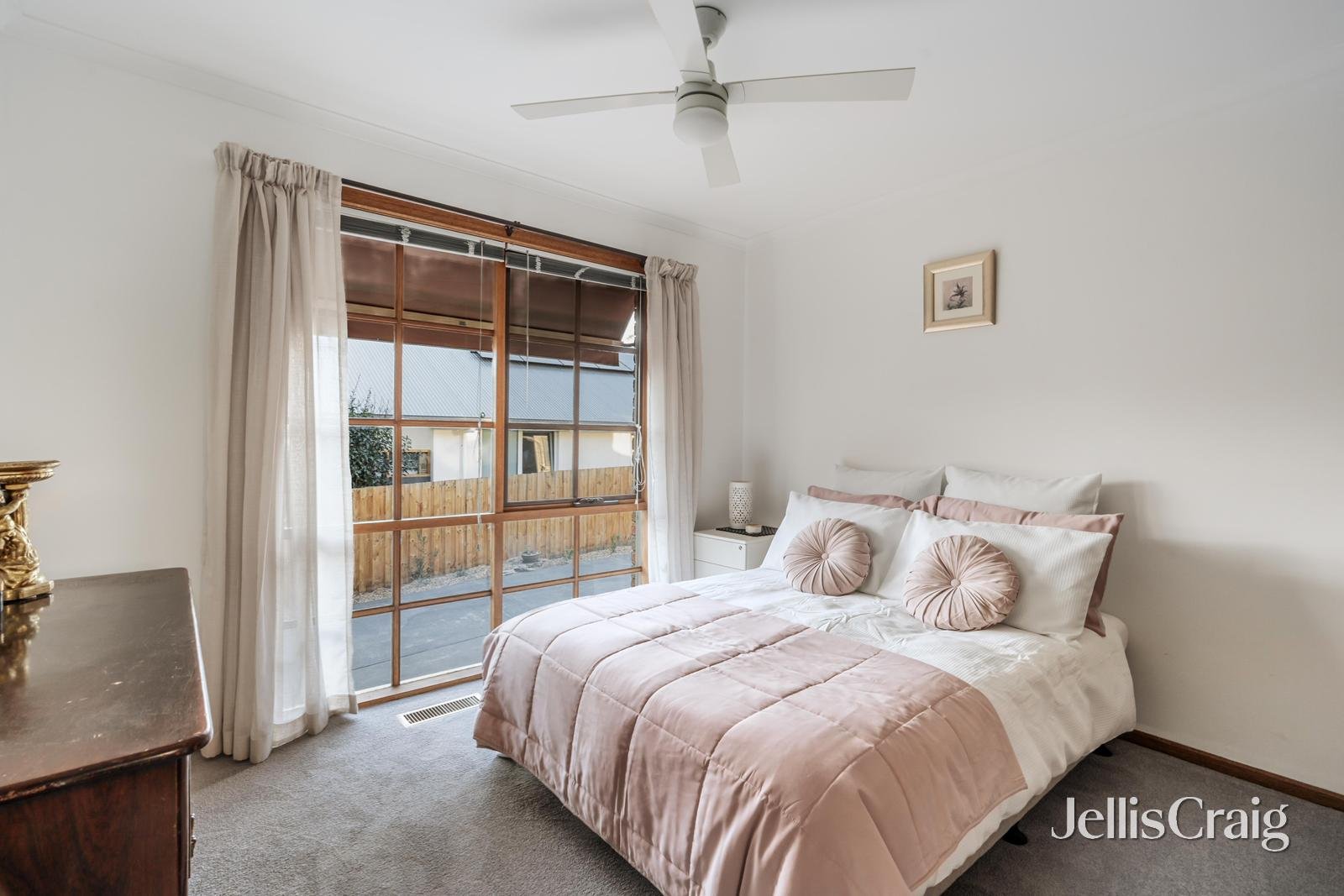 2/116 Bridge Street, Eltham image 8