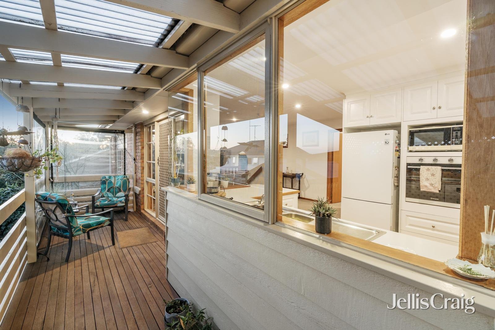 2/116 Bridge Street, Eltham image 9