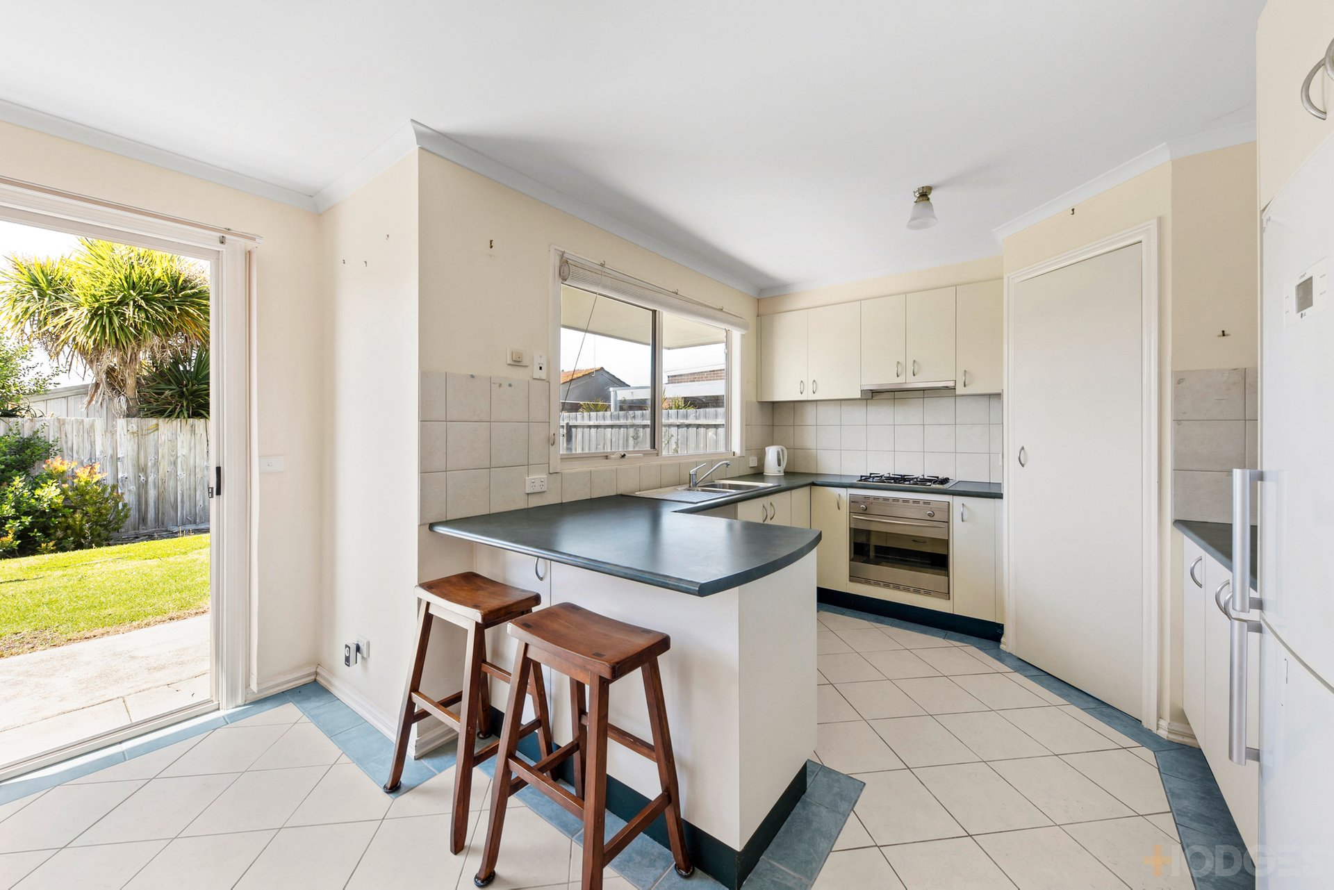 2 / 116 The Avenue Ocean Grove