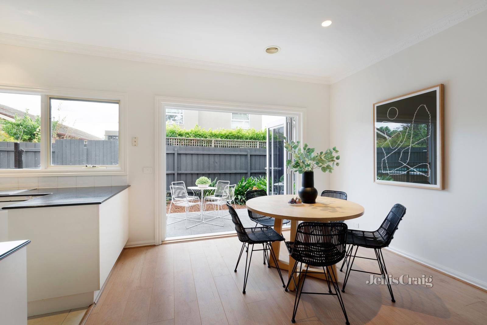 2/1163 Dandenong Road, Malvern East image 3