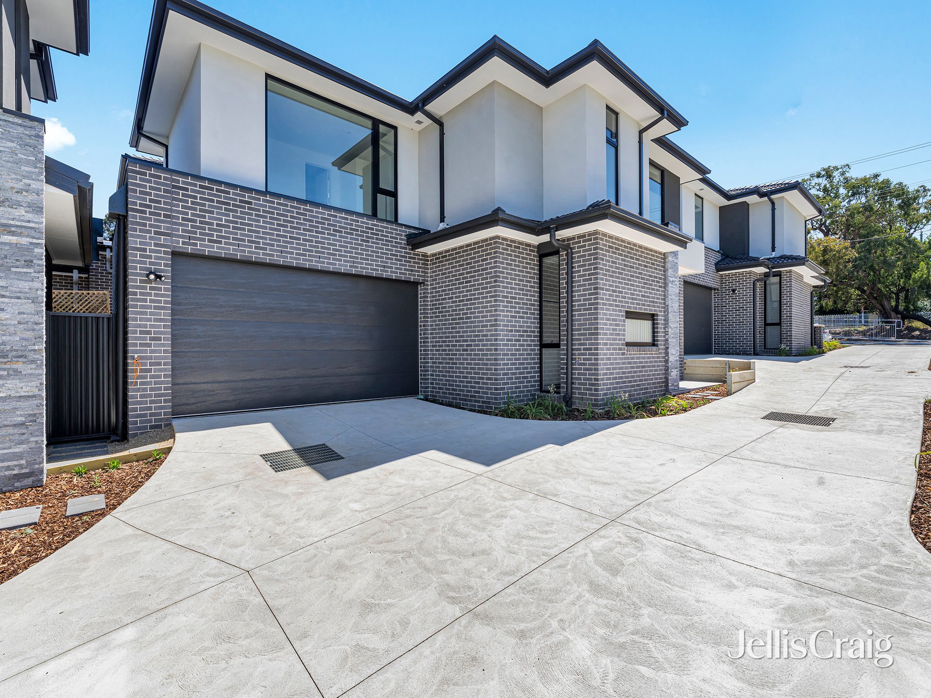2/117 Coleman Parade, Glen&nbsp;Waverley image 1