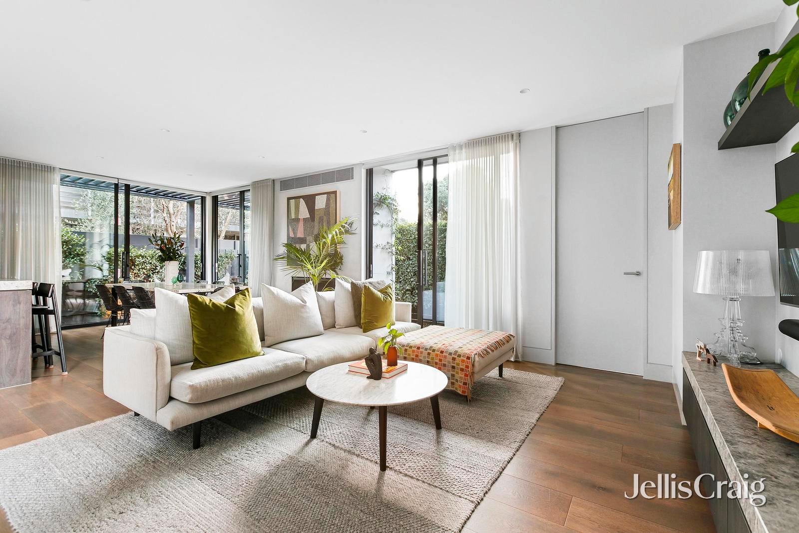 2/117 Spray Street, Elwood image 3