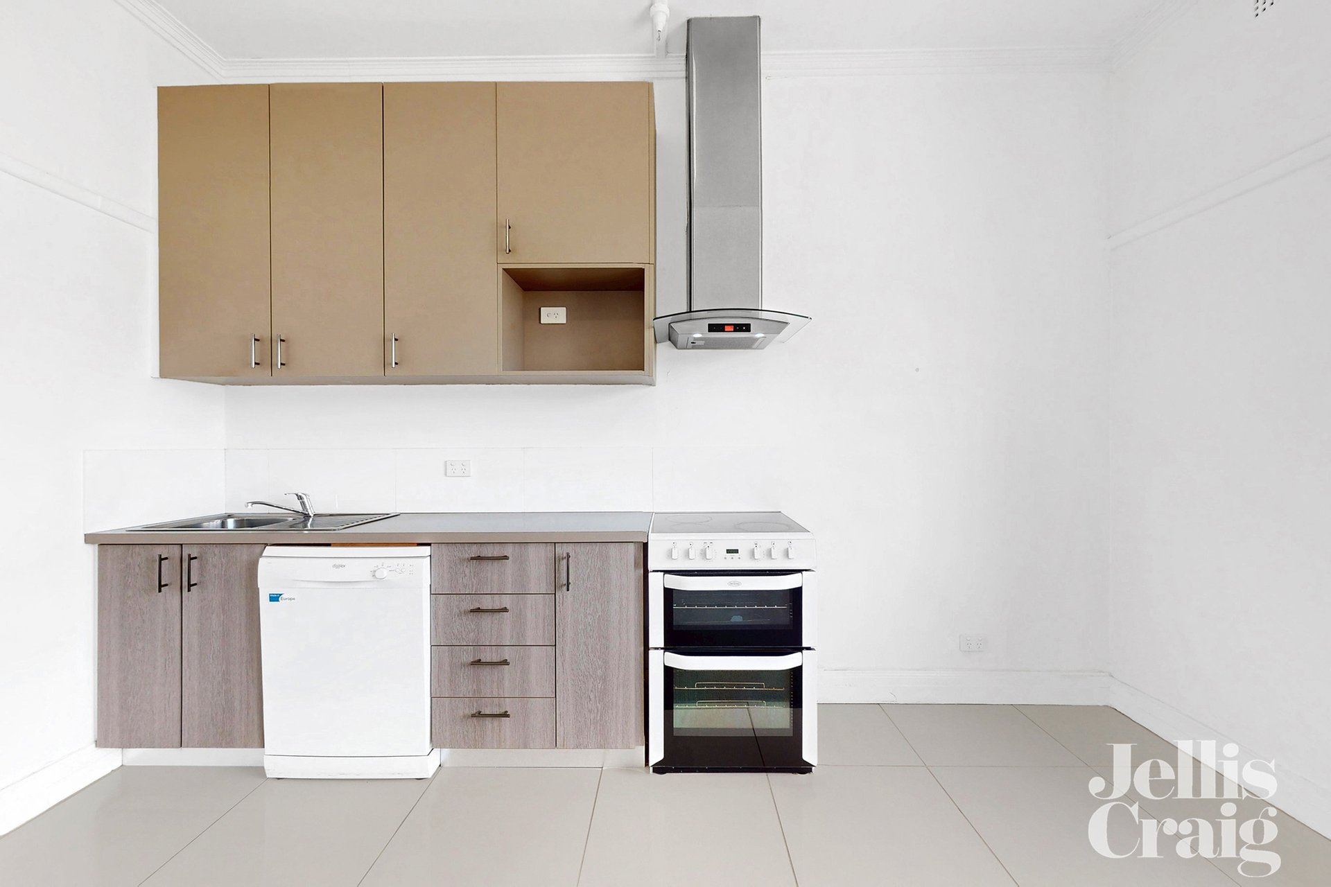 2/117 Whitehorse Road, Deepdene image 4
