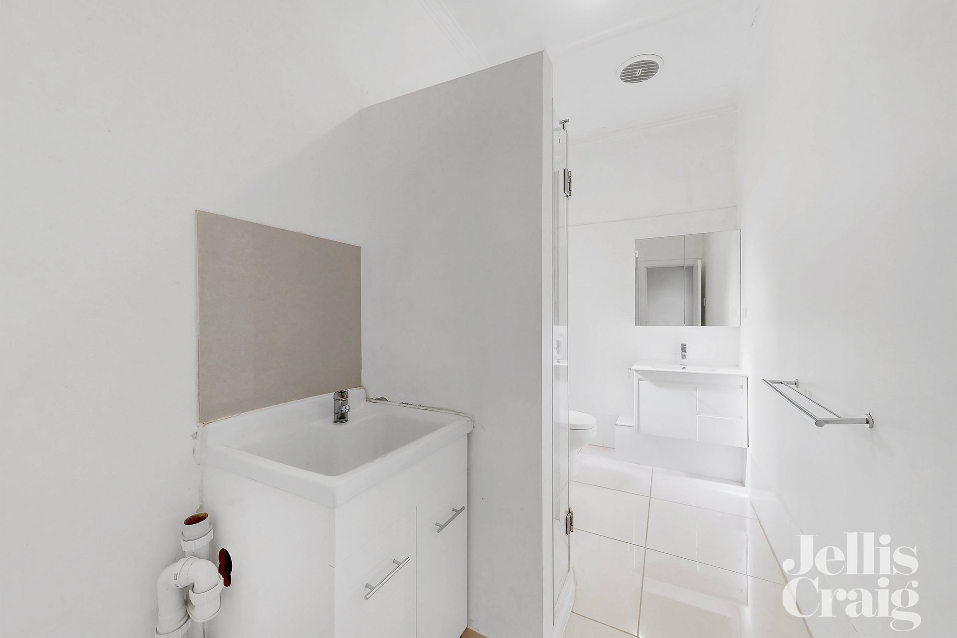 2/117 Whitehorse Road, Deepdene image 8