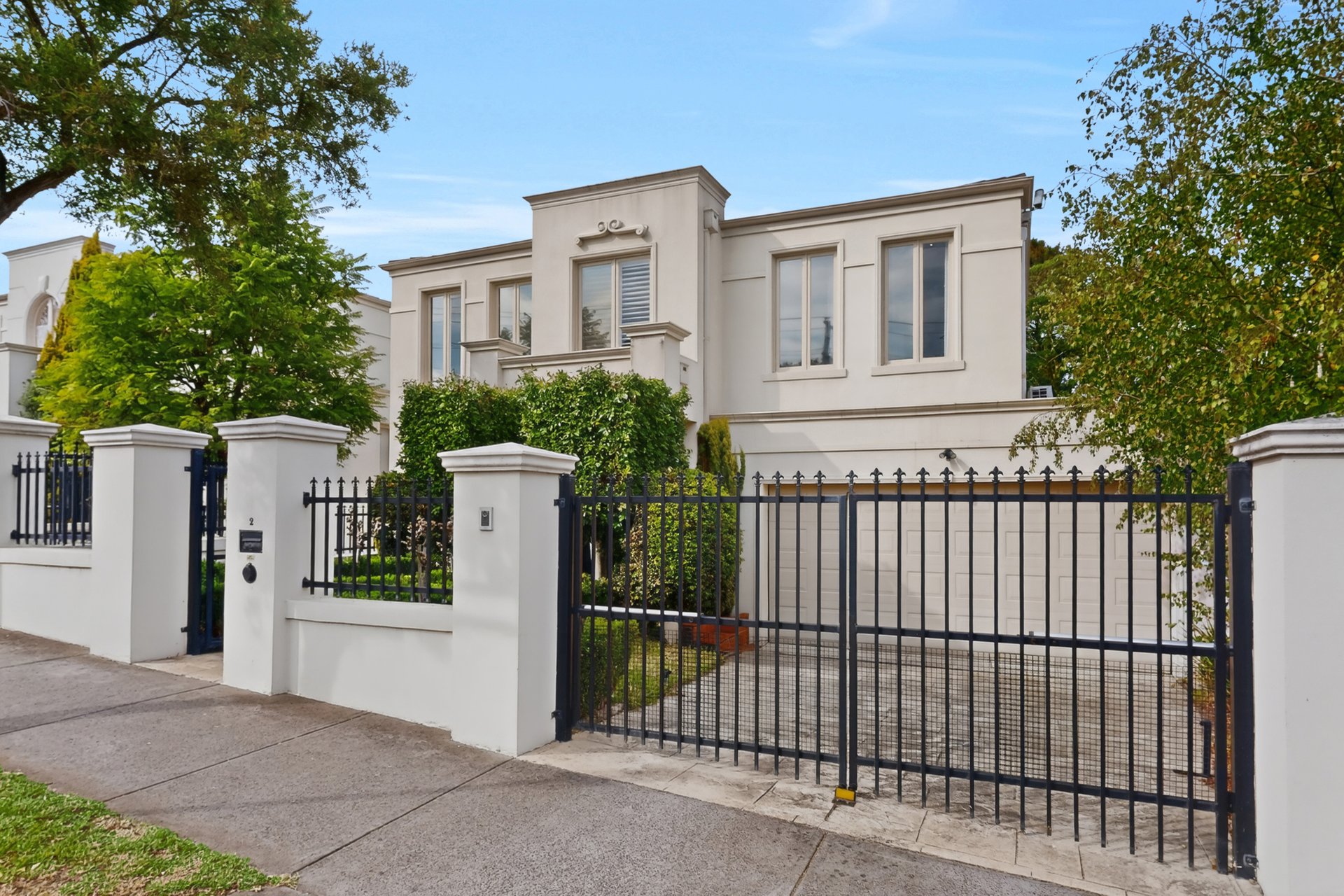 2/118 Parkhill Road, Kew image 1