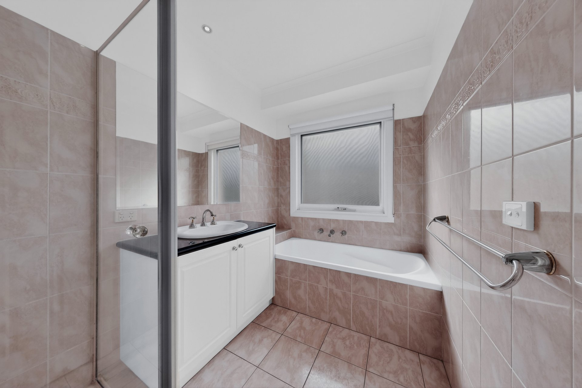 2/118 Parkhill Road, Kew image 11