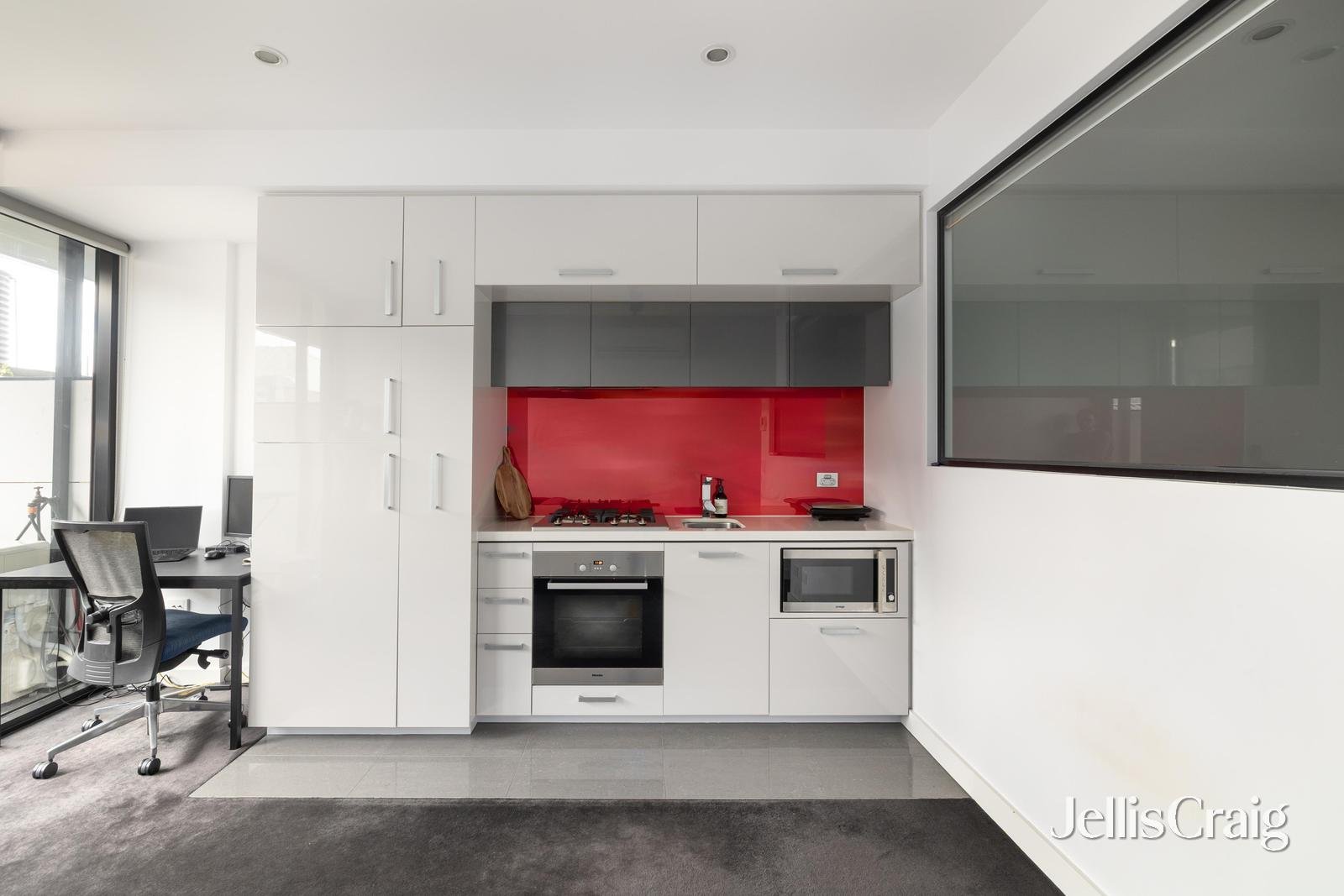 211/81 Riversdale Road, Hawthorn image 2