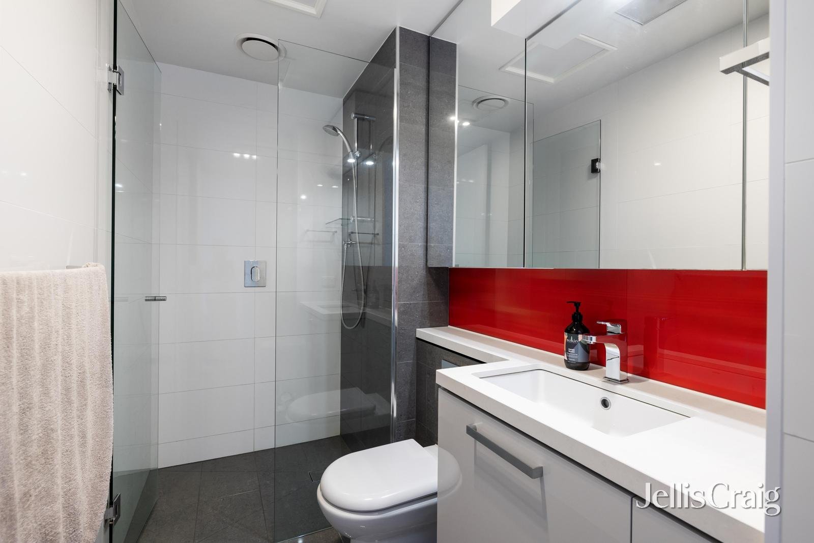 211/81 Riversdale Road, Hawthorn image 5