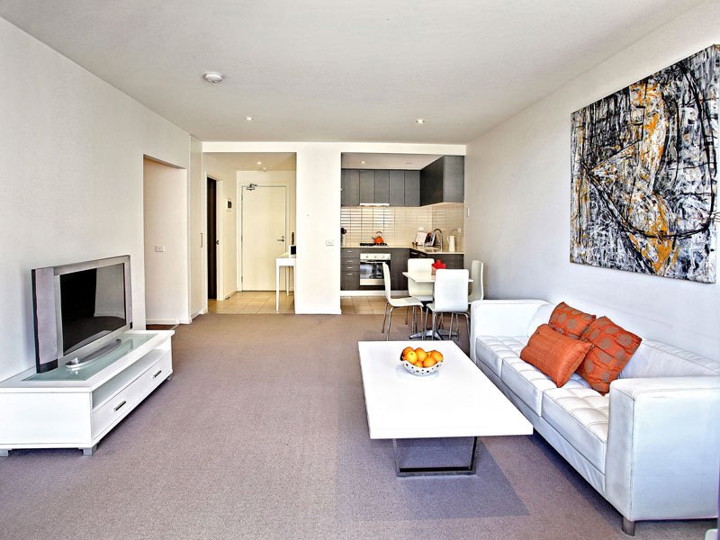 211/95 Ormond Road, Elwood image 1