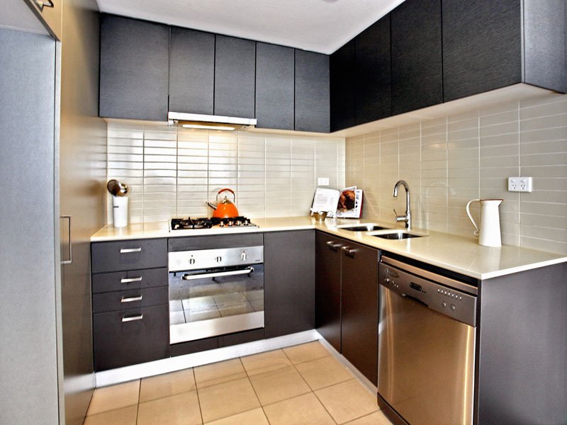 211/95 Ormond Road, Elwood image 3