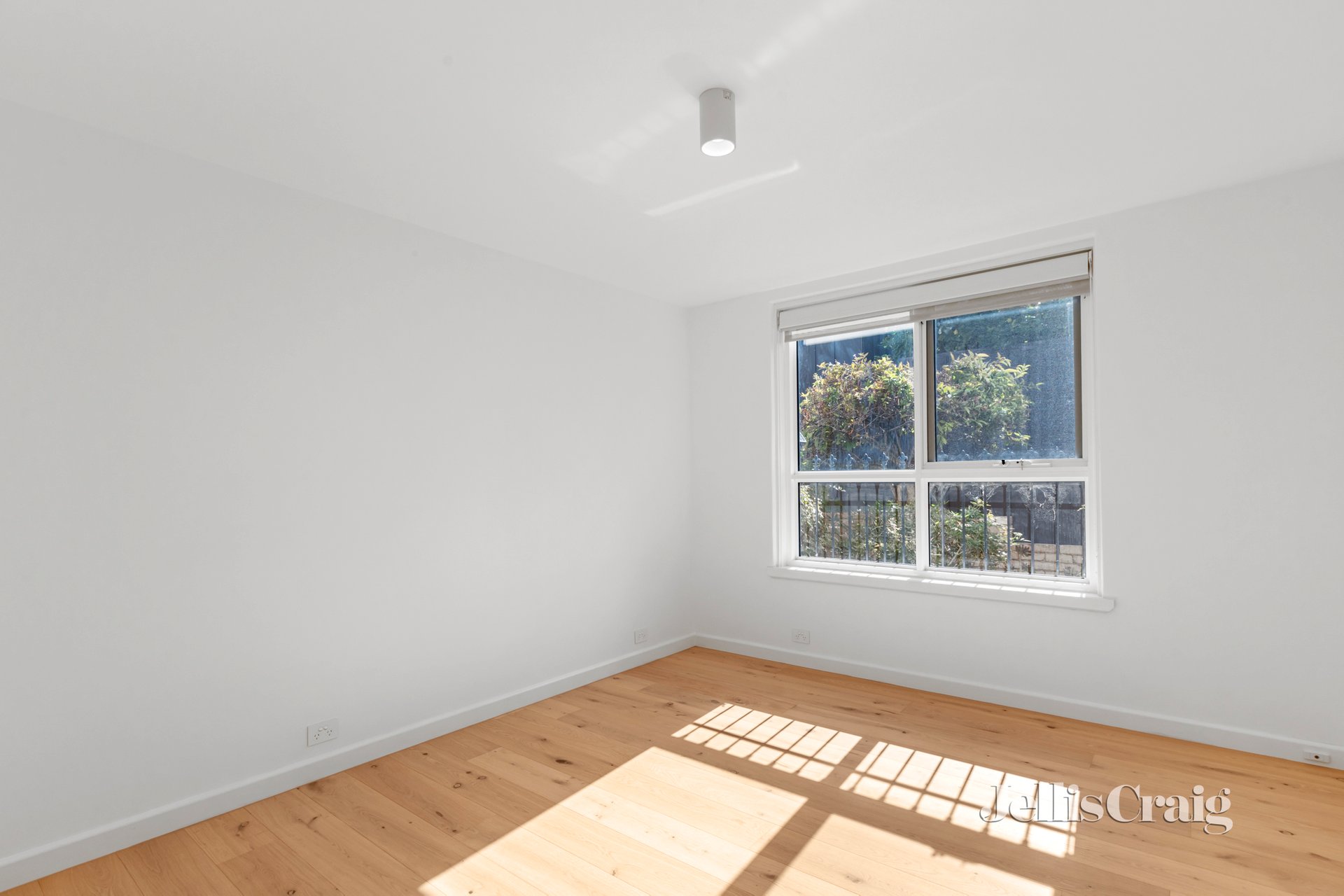 2/11A Darling St, South Yarra image 3