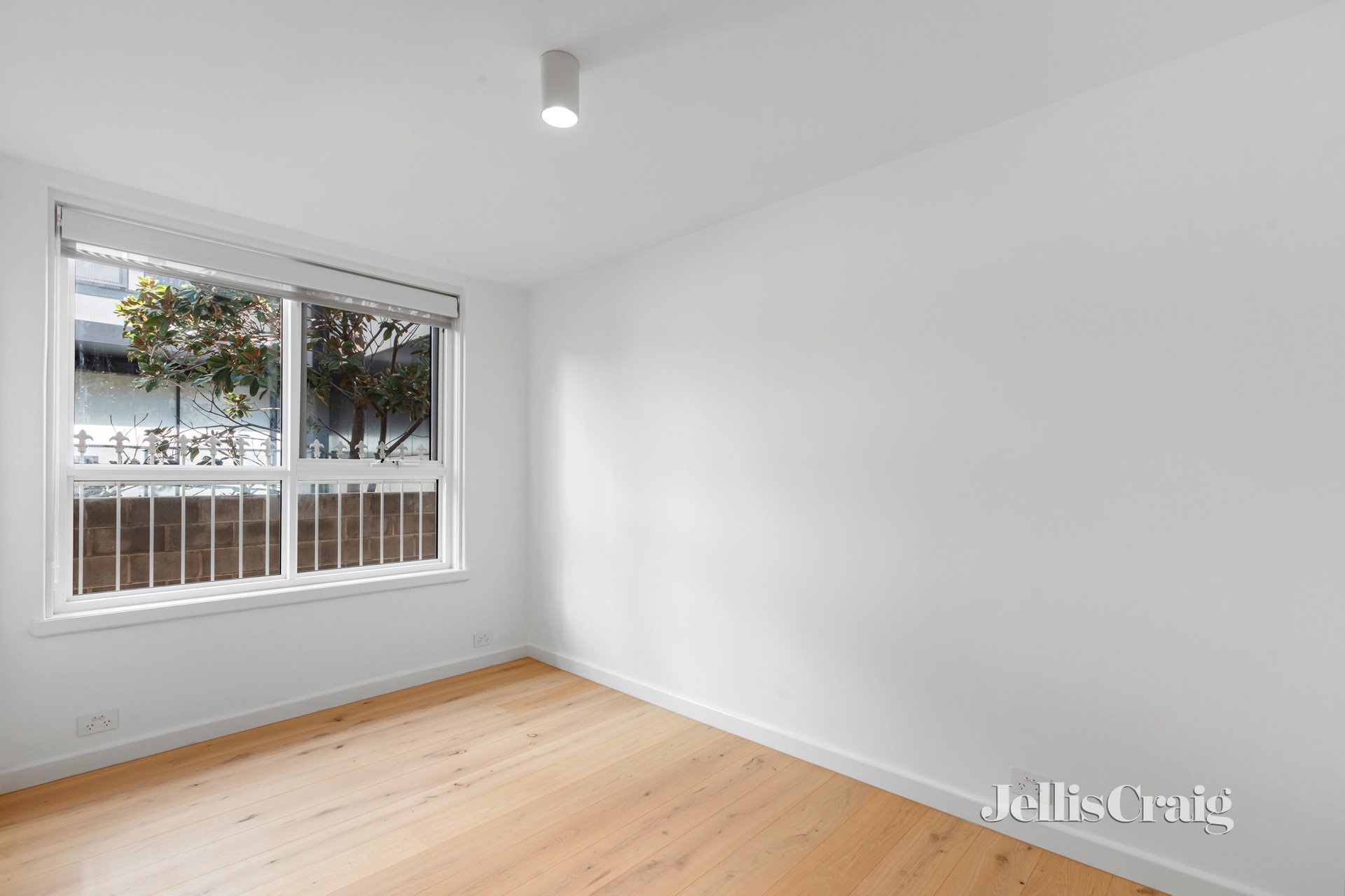 2/11A Darling St, South Yarra image 5