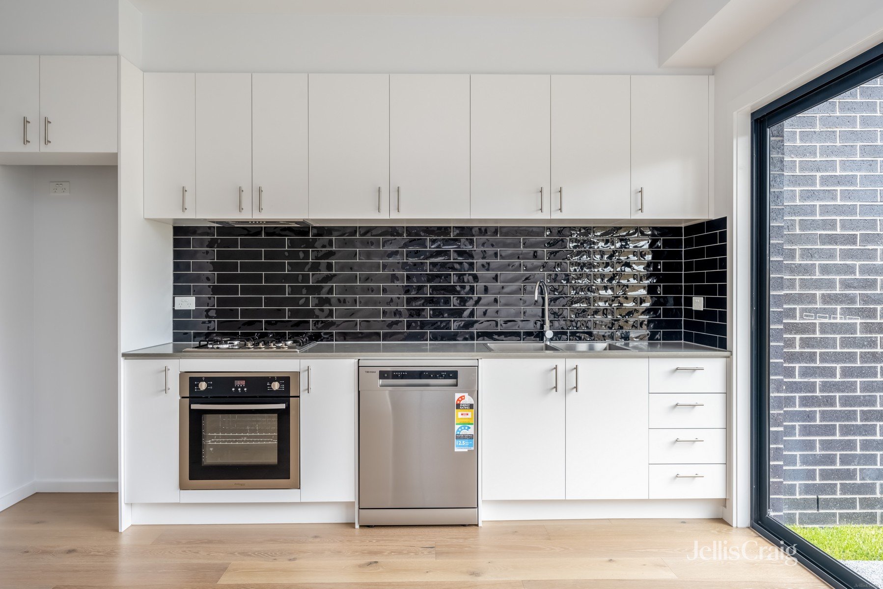 2/12-16 Pellew Street, Reservoir image 3