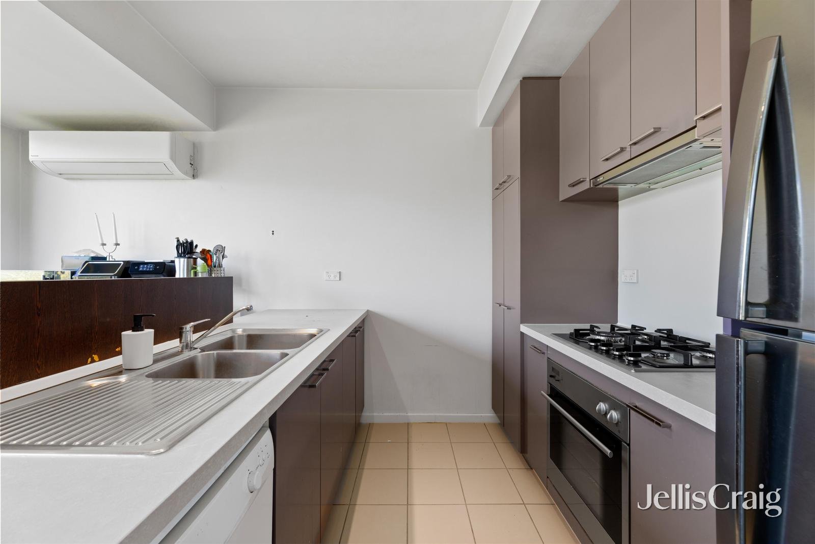 21/2-4 Blair Road, Glen Waverley image 5