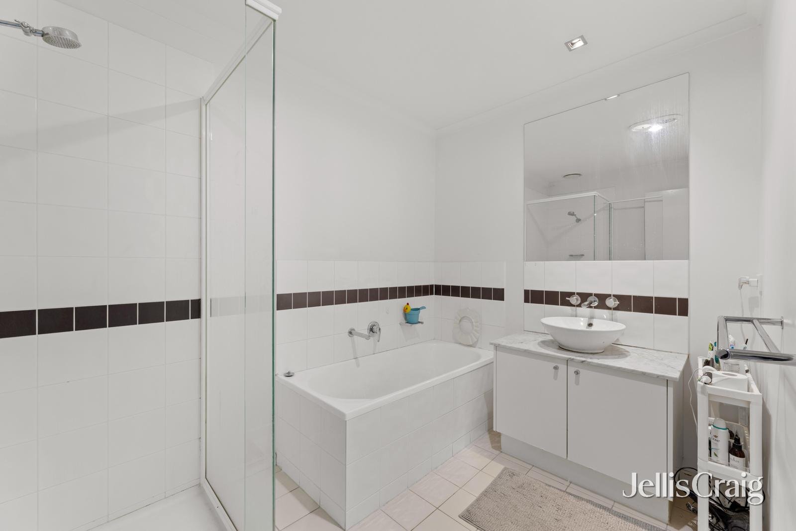 21/2-4 Blair Road, Glen Waverley image 7