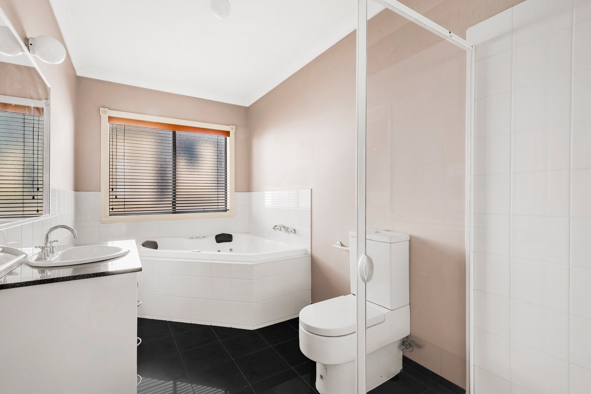 2/12 Ashford Street, Templestowe Lower image 5
