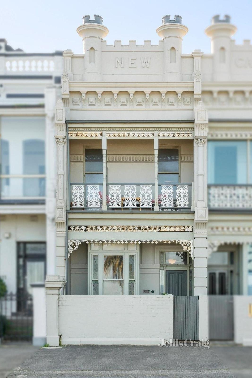 212 Beaconsfield Parade, Middle Park image 1