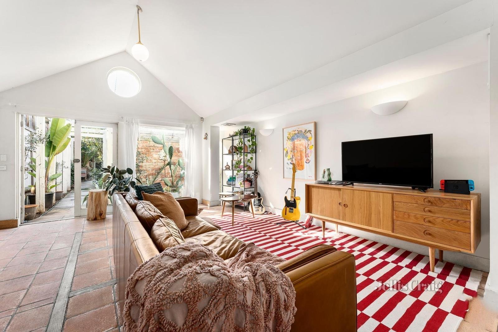 212 Beaconsfield Parade, Middle Park image 6