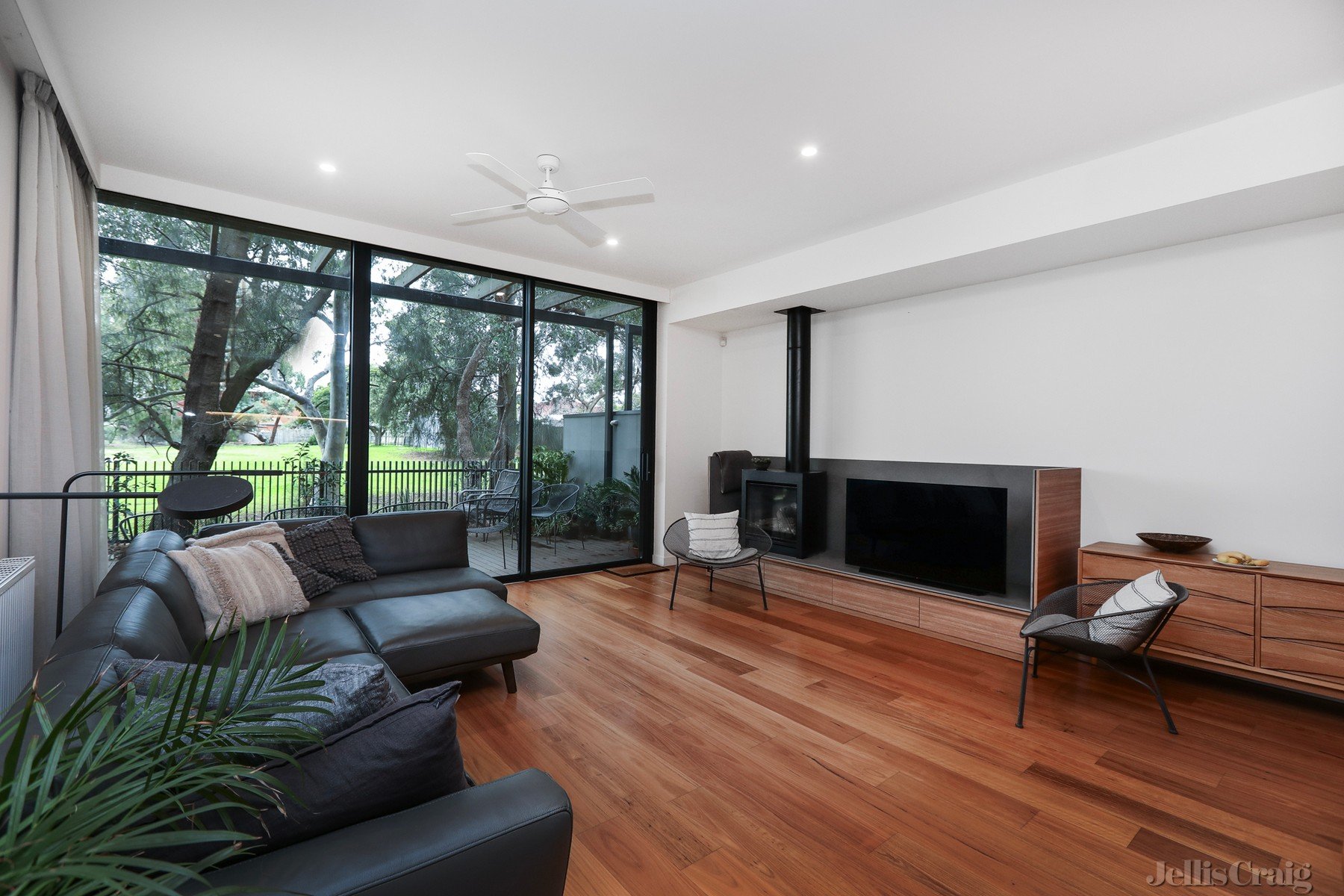 212 Beavers Road, Northcote image 2