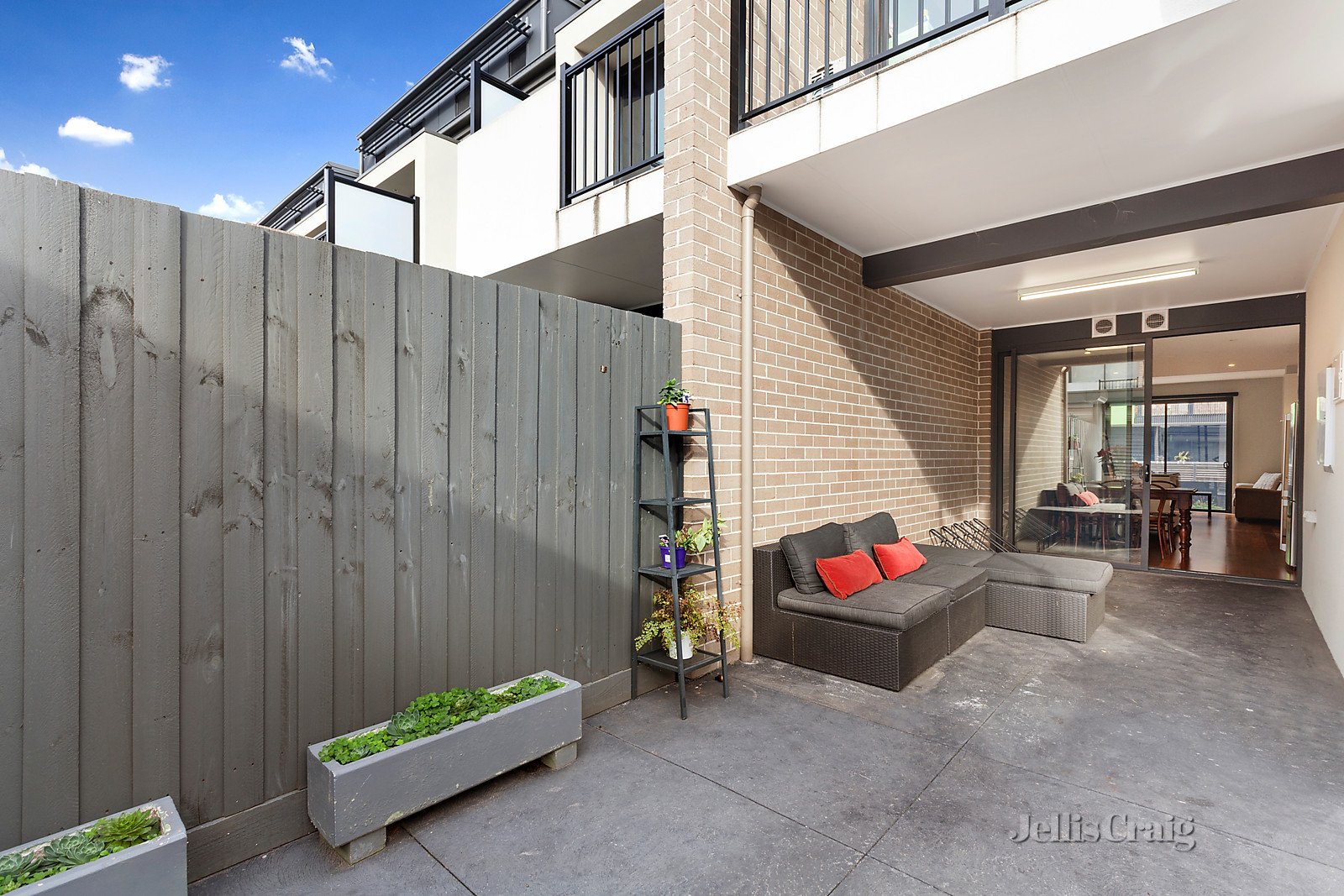 2/12 Beith Street, Brunswick image 8