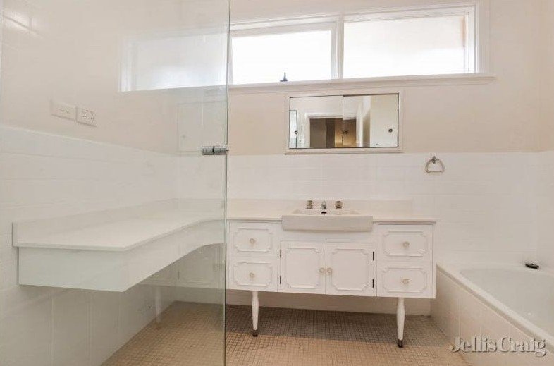 2/12 Burrows Street, Brighton image 5