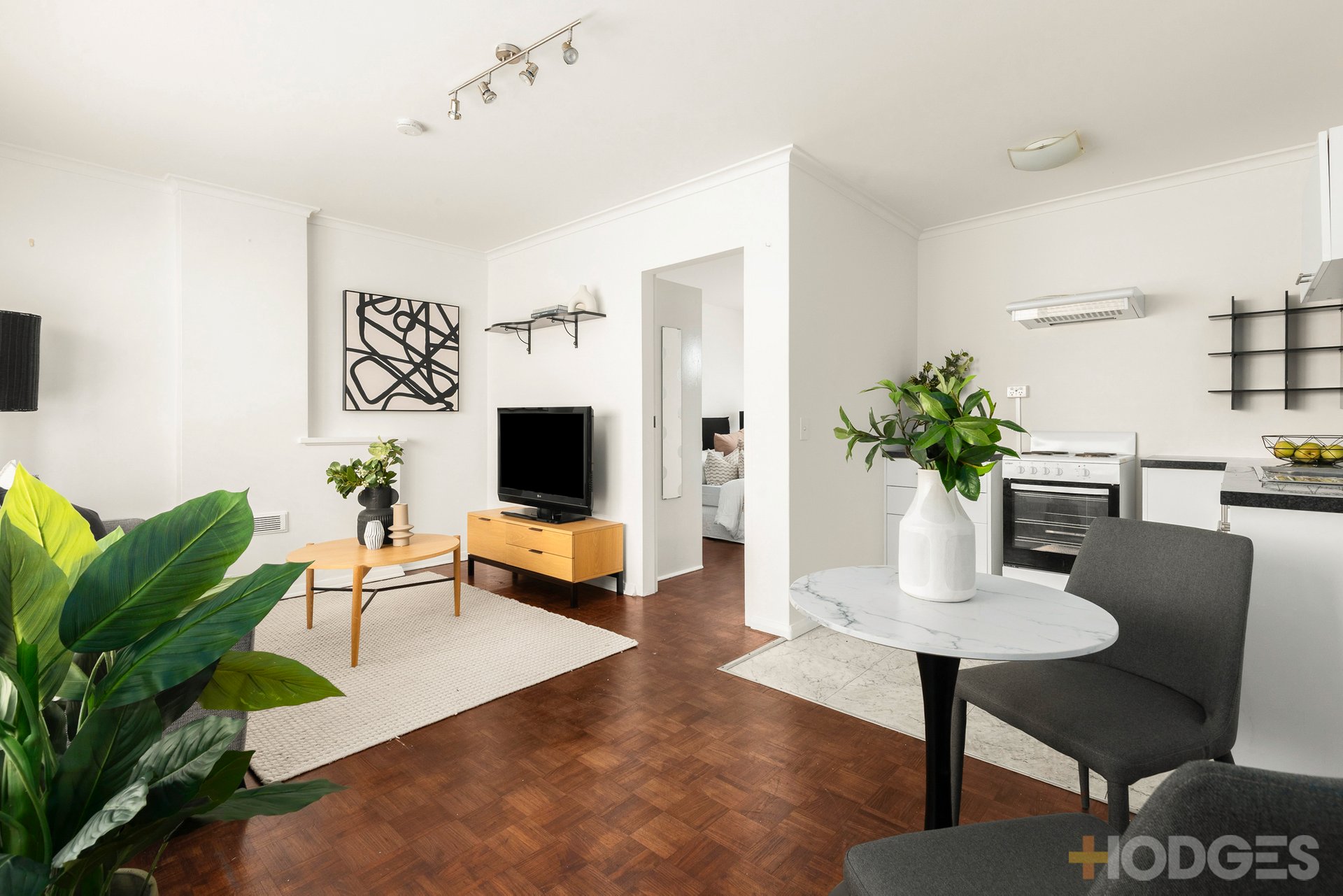 2 / 12 Carmichael Street West Footscray