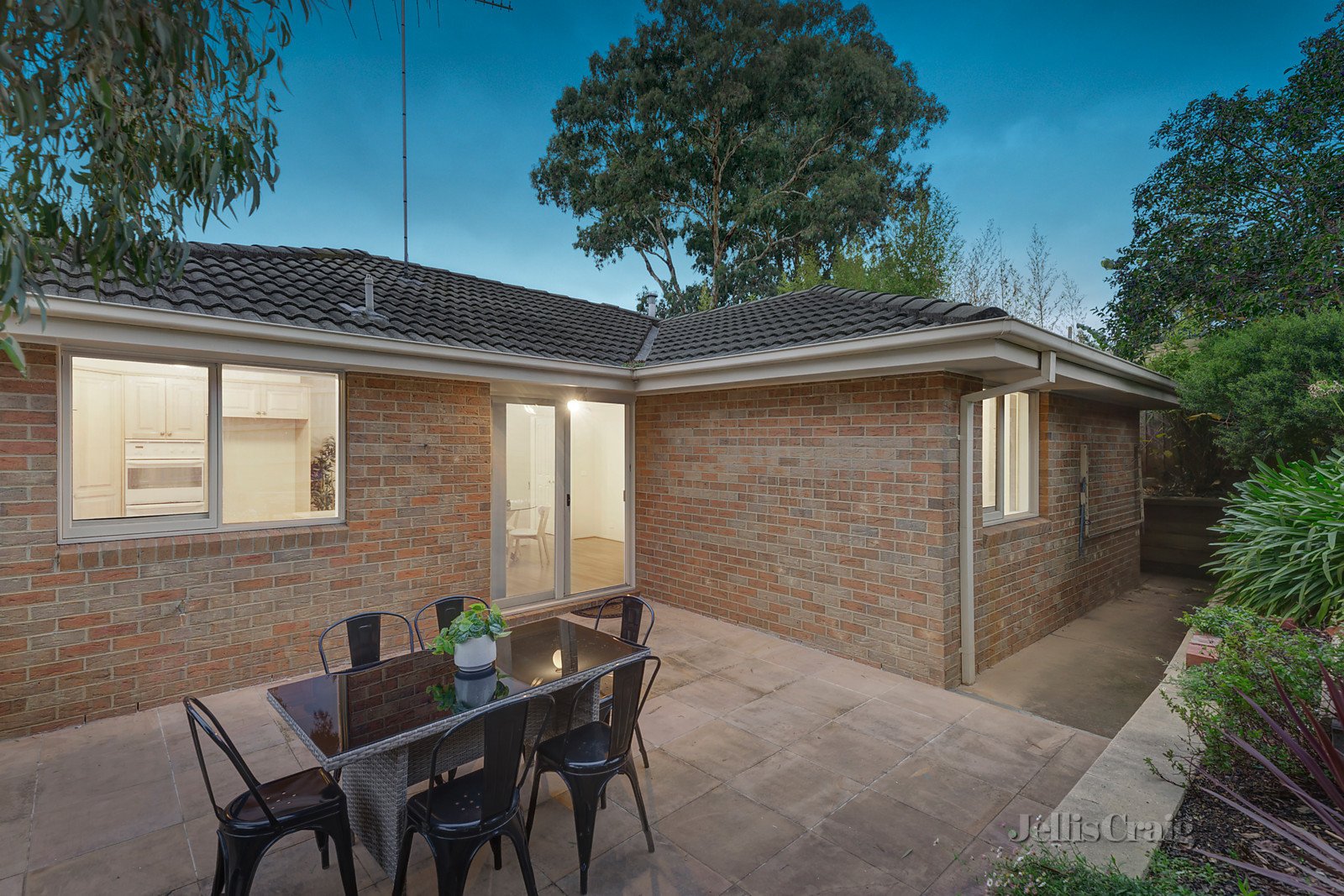2/12 Coventry Street, Montmorency image 9