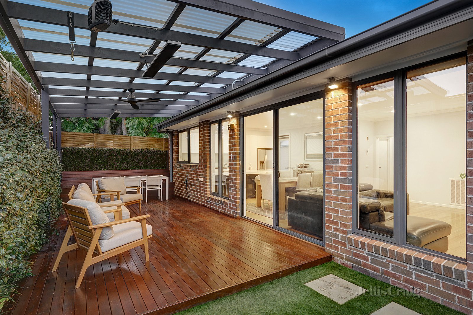 2/12 Daffodil Street, Bentleigh East image 5