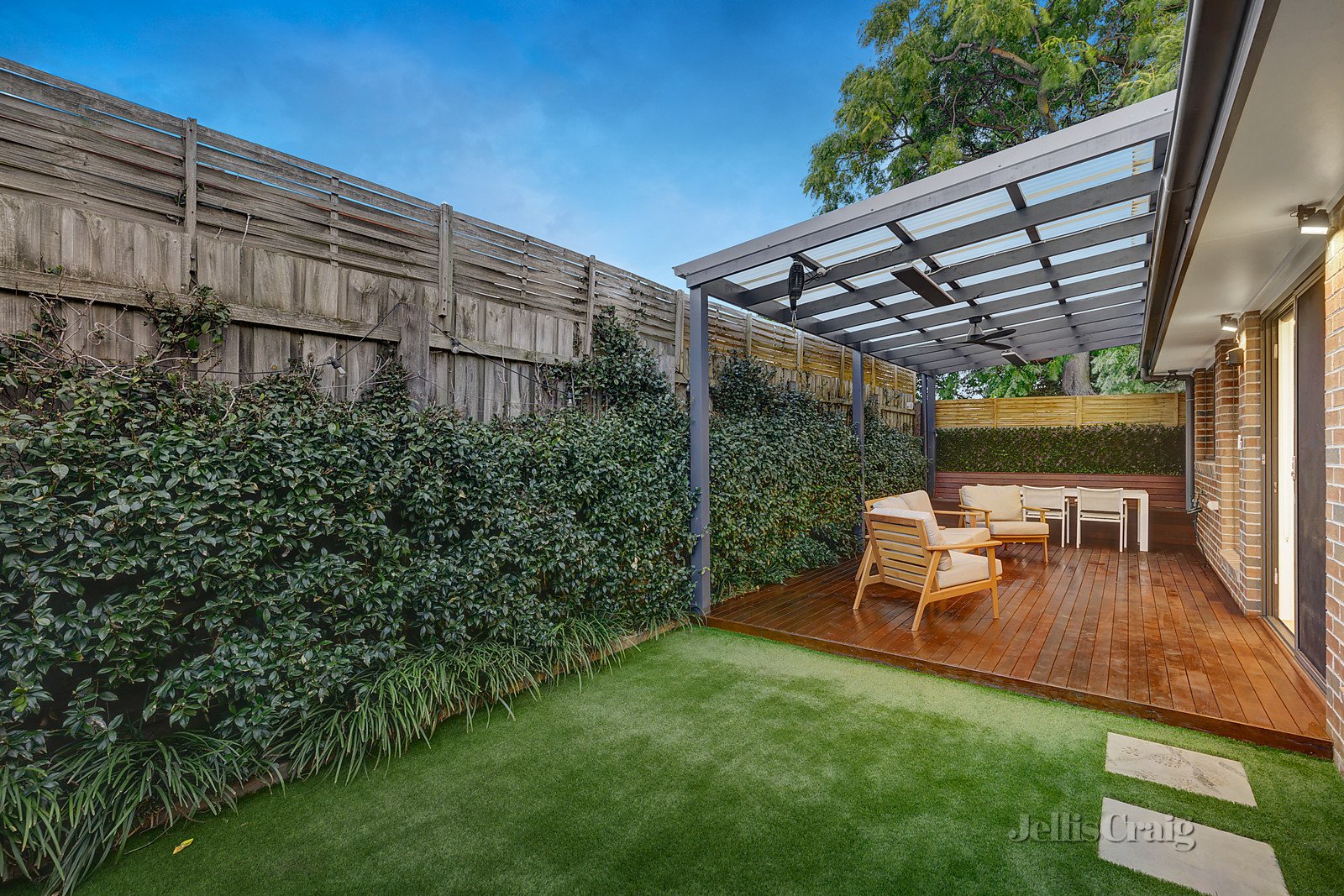 2/12 Daffodil Street, Bentleigh East image 11